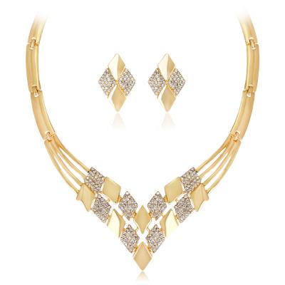 China CLASSIC Set of Diamond Shape Gold Plated Necklace and Earrings Accessories Jewelry Set for Female Women for sale