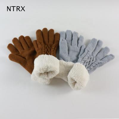 China Simple Warm Knit Women Winter Gloves Lady Custom Knitted Gloves for sale