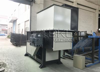 China 45kw Pallet  Plastic Shredder Machine SKD11 Fabric One Shaft Shredder for sale