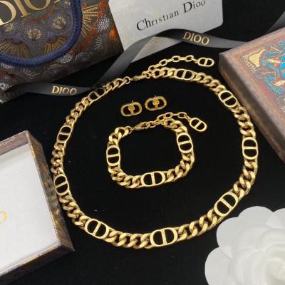 China Wholesale FASHIONABLE Wholesale Cd Base Metal Cd Women's Cuban Letters Cd Cavity Hundred Headscarf Match Bracelet Jewelry Set for sale