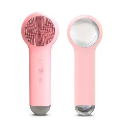 China 2021 New USB Rechargeable Electric Facial Cleansing Tool DEEP CLEANING Electric Ultrasonic Heat and Cold Therapy Silicone Face Brush for sale