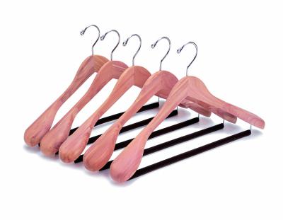 China Luxury CLASSIC No Paint Natural Red Cedar Wood Suit Coat Hangers With Velvet Bar for sale