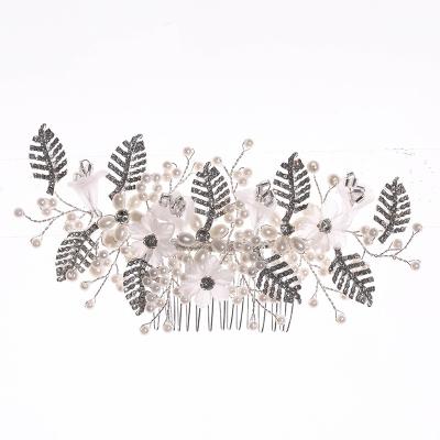 China Wedding Bride Flower Leaves and European Handmade Soft Clay Woven Bead and Artificial Diamond Hair Comb for sale