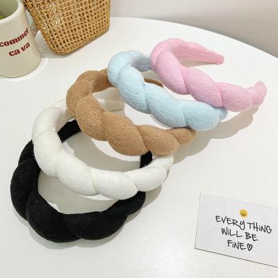 China Klein Fashion Hair Accessories Solid Color Handmade Tie Non-Slip Sponge Headband A Wide Knot Satin Finish Hair Circle for sale