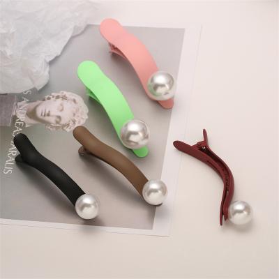 China Korean Elegant Wholesale Metal Hairpins Decoration Beads Curve Duck Clip Hair Clips High-Class Hair Clip Female for sale