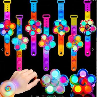 China Hot Sale Relife 2022 Worry Noise Spinner Christmas Light Up Party Gifts Wiggle Bracelet LED Package Glow In Dark Wristband for sale