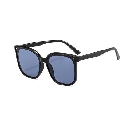 China Fashion Sunglasses 2022 Luxury Black Sun Glasses Vintage Classic Retro Square Oversized Men Sunglasses Women Oculos UV400 for sale