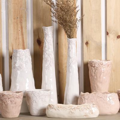 China Modern Personalized Ceramic Flower Vase Home Decor Wedding Centerpiece Porcelain Flower Vase Decor Home Decorations for sale