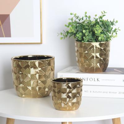 China Bulk Europe Indoor and Outdoor Ceramic Vasi di fiori Plants Pot Custom Gold Color Decorative Pots for Cactus Plant Size for sale