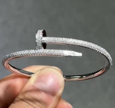 China 14K 18K Gouden Armbanden Juwelen Gouden Nagel Armband Armband In Volledig geplaveide Diamanten Te koop