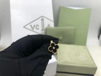 China Vintage Alhambra 18 Kt Diamond Ring Yellow Gold Onyx Round Shape for sale