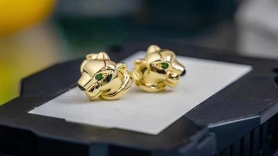 China Animal Panther 18 Karat Gold Earrings Emerald Onyx OEM for sale