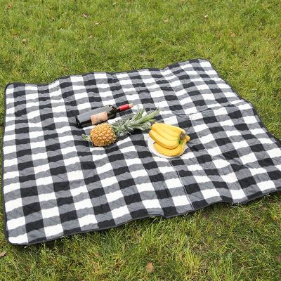 China Beach Outdoor Multiplayer Foldable Sleep Mat Hot Selling Picnic Waterproof Printed Hike Mats for sale