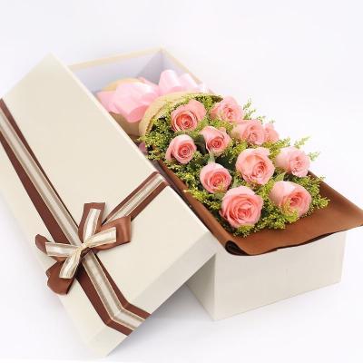 China Recyclable Matte Velvet Mother's Day Graduation Shape Paper Flower Box with Roses for sale