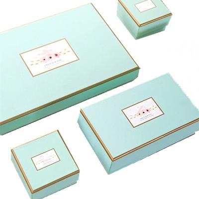 China Wedding Personalized Chocolate Box For Packing Gold Foil Edge Rectangular for sale