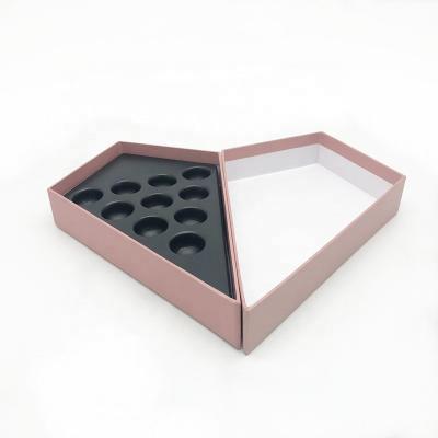 China Food Grade Empty Heart Chocolate Box Packaging Varnishing Customized for sale