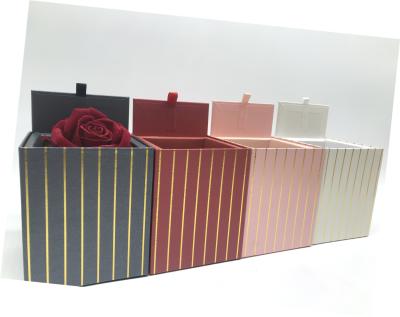 China Varnishing Ready To Ship Black White Pink Red Stripe Square Small Rose Cardboard Paper Packaging Single Flower Rosen Box for sale