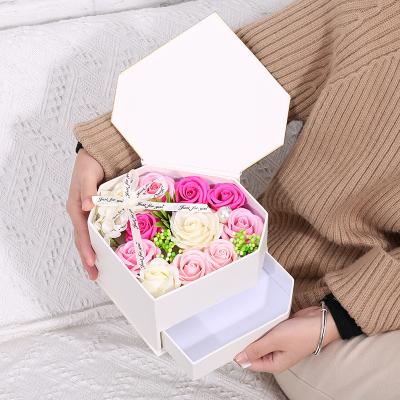 China Customized Box Velvet Round Rose Flower Box With Custom Logo Printing for sale