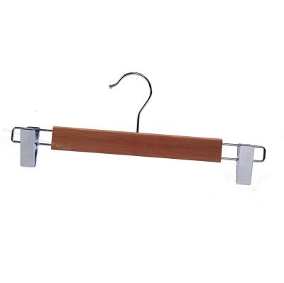 China Hot Sale Eco-Friendly Material Non Slip Cuts Wooden Skirt Pants Pants Hanger With Adjustable Metal Clamp for sale