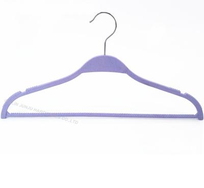 China 2021 Wholesale Hot Sale Eco-friendly Cheap Natural Color Hanger Biodegradable Recyclable Eco-friendly Plastic Hangers for sale