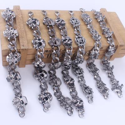 China Wholesale Gothic Dark Skull Necklace Metal Holiday Style Fashion Skull Necklace For Halloween Decoration for sale