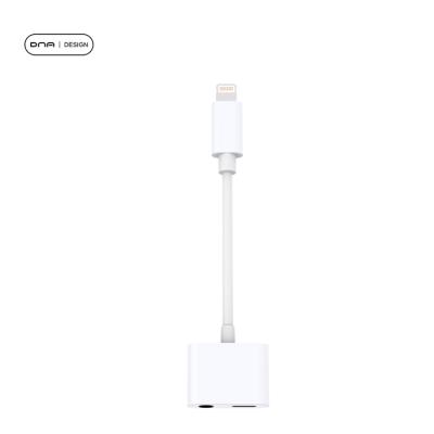 China Aux audio earphone. Speed ​​Splitter Audio Adapter 3.5 Fast Charging Jack Adapter For iPhone for sale