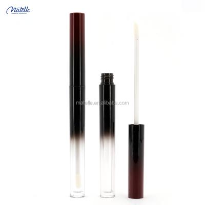 China Newest color lip tube jujube focus top long wand wand thin tube black red glossy mixed gloss cosmetic for sale