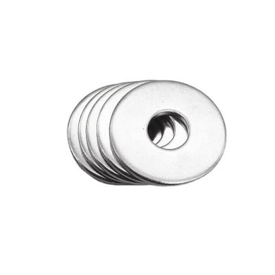 China New flat washer 2021 round din9021 wall washer galvanized carbon steel flat washer for sale