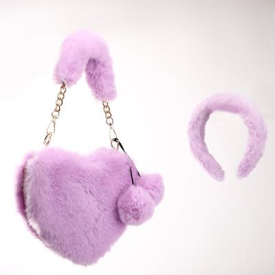 China Lady Fur Heart Purse With Headband Set Seller Faux Fur Purse Bags Designer Lady Heart Shaped Cute Purse Handbags 2021 for sale