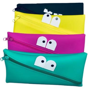 China High Quality Cosmetic Bags Portable Travel Cartoon Makeup Brush Zipper Bag Set Waterproof Silicone Makeup Case Brush Holder for sale