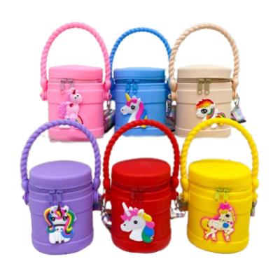 China 2023 New Women's Bucket Tool Bags Fashion Cartoon Design Silicon PORTABLE Mini Bag Silicone Storage Bucket With Zipper for sale