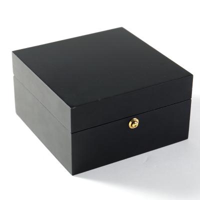 China 2020 New Arrival Wooden Luxury Customer Handmade Custom Logo OEM&ODM WATCH BOX for sale