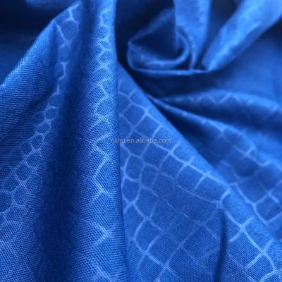 China Low price 100 antistatic high quality polyester fabric fabrics embossed microfiber fabric for bed sheet fabric for sale