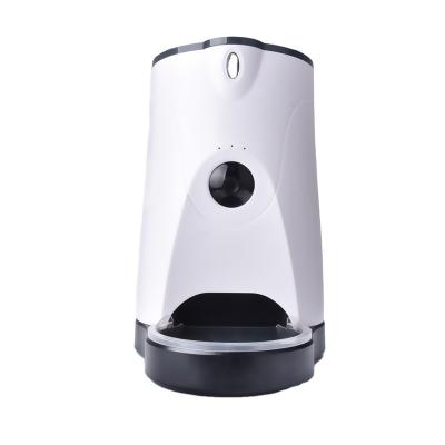 China Automatic 2-in-1 Smart Dog Driver and Waterer Amazon Success Smart Dog Driver with Voice Recorder APP Remote Control Dog Driver for sale