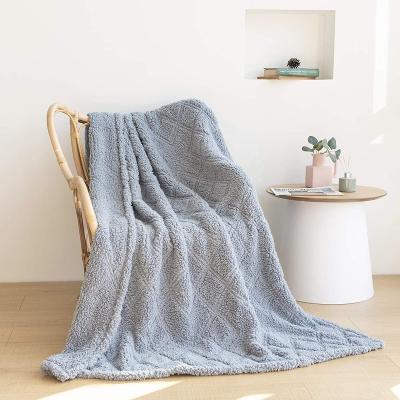 China Anti-static single lambswool blanket with striped pattern super soft blanket is soft and comfortable for bed and sofa in all seasons for sale