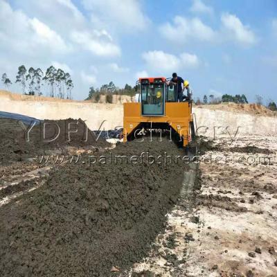 China Hydraulic Lifting Organic Compost Turner for sale