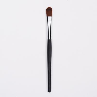 China Makes Applying Makeup Strong Powder-grasping No Brush Marks Synthetic Hairy Wooden Handle Makeup Concealer Brush for sale