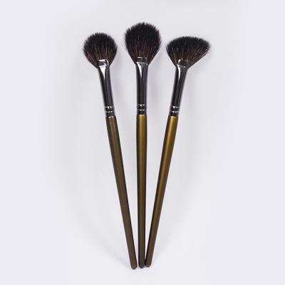 China New Makeup Brush Goat Hair Brush Super Soft Highlight Brush Private DM Fan Brush for sale