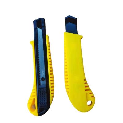 China Modern Wholesale Factory Art Knife 18mm Heavy Duty Retractable Utility Knife Yellow Tool for sale