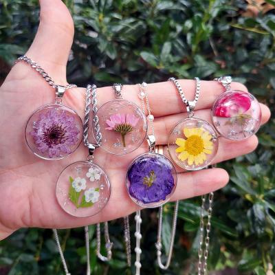 China TRENDY 2023 Fashion Trendy Tarnish Free Waterproof Stainless Steel Chain Real Dried Birth Month Flower Pendant Necklace for Mom Gifts for sale