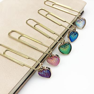 China Colorful Glossy Heart Shape Decorative Pendant Book Mark Custom Paper Clip Promotional Gift for sale