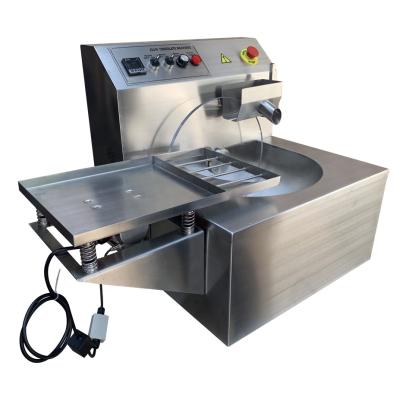 China Snack Factory Chocolate Mood House Use Mini 8kg Chocolate Melting Mood And Pouring for sale