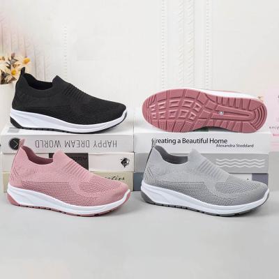 China Lightweight Lightweight Slip On Wind Sports Shoes Sneakers Ladies Slow Walking Wild Sports Shoes for sale