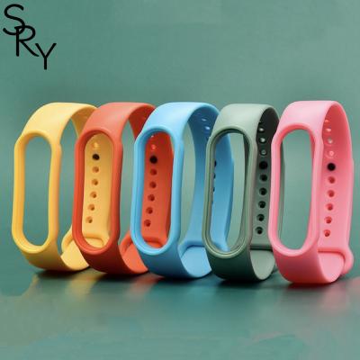 China Water Resistant Classic Silicone Smart Watch Sport Band Replacement Watch Straps for Xiaomi 5 6 Mi Band for sale