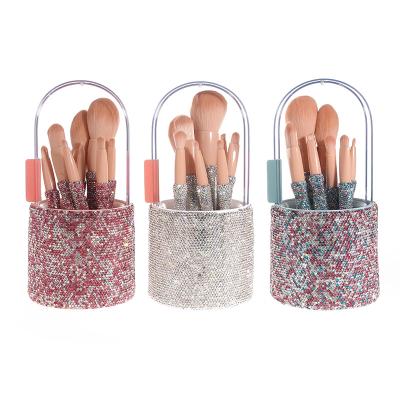 China Beauty Tools Face Makeup Brush 2022 Luxury Bling bling Makeup Para de maquillaje 8 pcs Diamond Shiny Rhinestone Handle Christmas brochas for sale