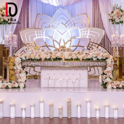 China Adjustable Simple Luxury Glass Top Wedding Stainless Steel Crystal Table (Height) Chandelier for sale