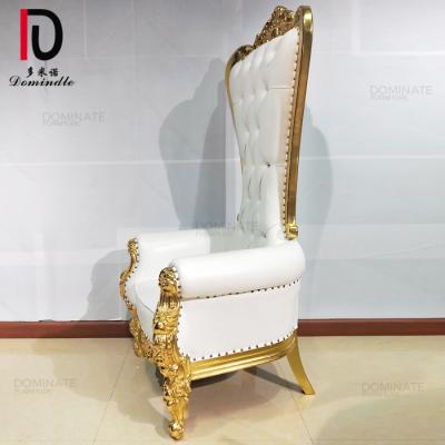 China Solid Wood Throw Solid Wood Gold High Back Carved Frame Bride Groom King Chair Throne Luxury for sale