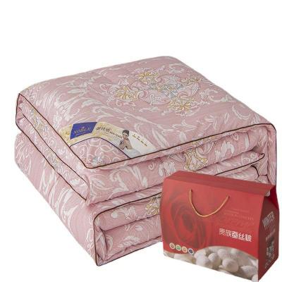 China Different styles in four seasons manufacturer provides gift printed silk comforter, simple four seasons quilt core and winter silk comforter for sale