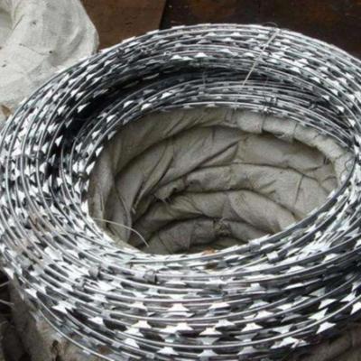 China Protective Performance Hot-dipped Galvanized Or PVC Coated Razor Blade Wire / Concertina Razor Wire for sale