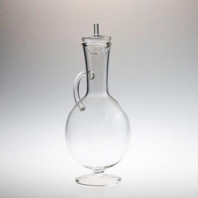 China Food High Borosilicate Glass Oil Bottle With Lid for sale